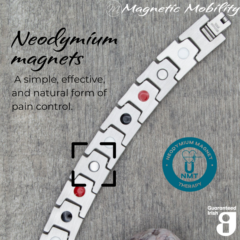 
                  
                    Load image into Gallery viewer, Alexanders Star 4in1 magnetic bracelet from Magnetic Mobility, highlighting neodymium magnets which offer a simple, effective, and natural form of pain control. Perfect for alleviating arthritis, back pain, fibromyalgia, and more.
                  
                