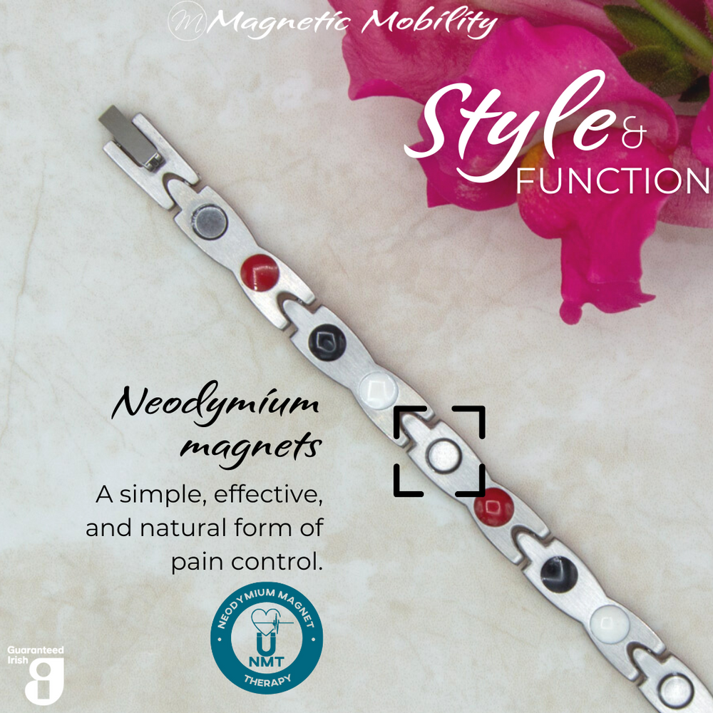 
                  
                    Load image into Gallery viewer, Snapdragon Moon 4in1 magnetic bracelet from Magnetic Mobility, highlighting neodymium magnets which offer a simple, effective, and natural form of pain control. Perfect for alleviating arthritis, back pain, fibromyalgia, and more.
                  
                