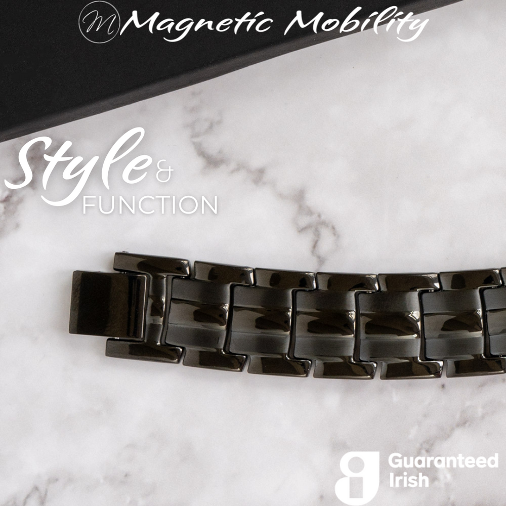 
                  
                    Load image into Gallery viewer, Close up view of the clasp of a Ashe Night Double Strength 4in1 Magnetic Bracelet from Magnetic Mobility. A sleek all black Magnetic Bracelet for arthritis and back pain. 
                  
                