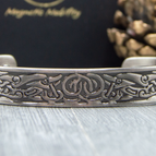 Silver Colour: Medium: 17.5cm