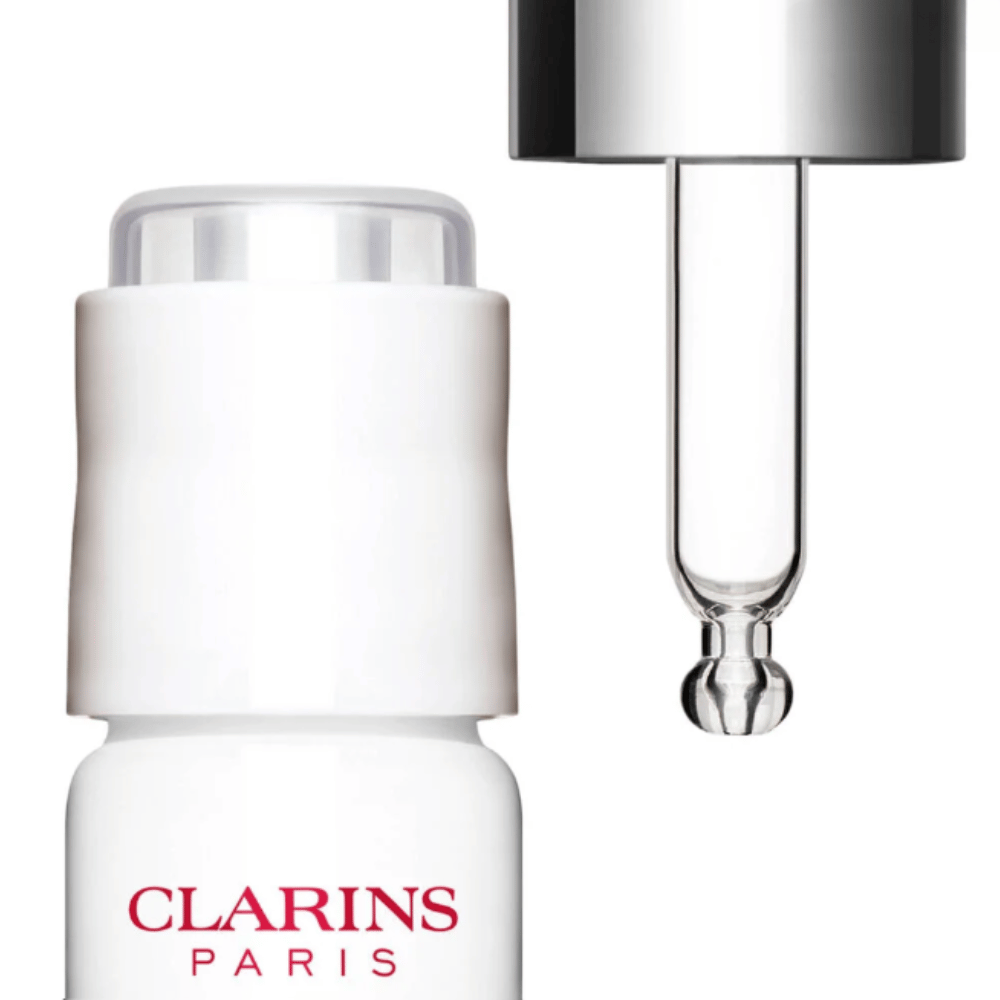 
                  
                    Load image into Gallery viewer, Clarins Beauty Flash Fresh Ampoule - Vitamin C Shot
                  
                