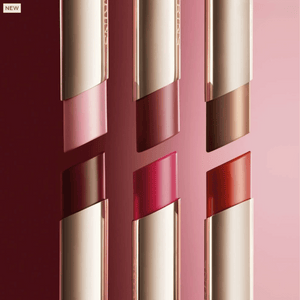 
                  
                    Load image into Gallery viewer, Clarins Lip Oil Balm - 05 Cherry
                  
                