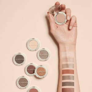 
                  
                    Load image into Gallery viewer, Clarins Ombre Skin Eyeshadow - Matte Ivory
                  
                