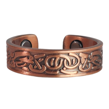 Clover copper ring by Magnetic Mobility featuring an intricate Irish design. This adjustable ring is designed to be easily worn on arthritic fingers, providing both style and functionality.