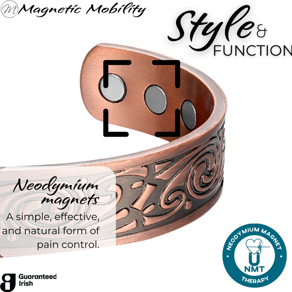 
                  
                    Load image into Gallery viewer, Close up view of the Feverfew Copper bracelet from Magnetic Mobility.Featuring 6 strong neodymium magnets. Perfect for people with arthritis and back pain. 99% pure copper
                  
                