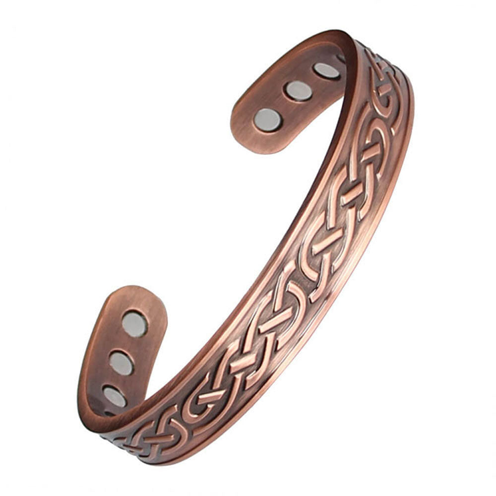 Trefoil Copper bracelet from Magnetic Mobility. A copper bracelet with a Celtic design. Featuring 6 strong neodymium magnets. Perfect for people with arthritis and back pain. 99% pure copper.