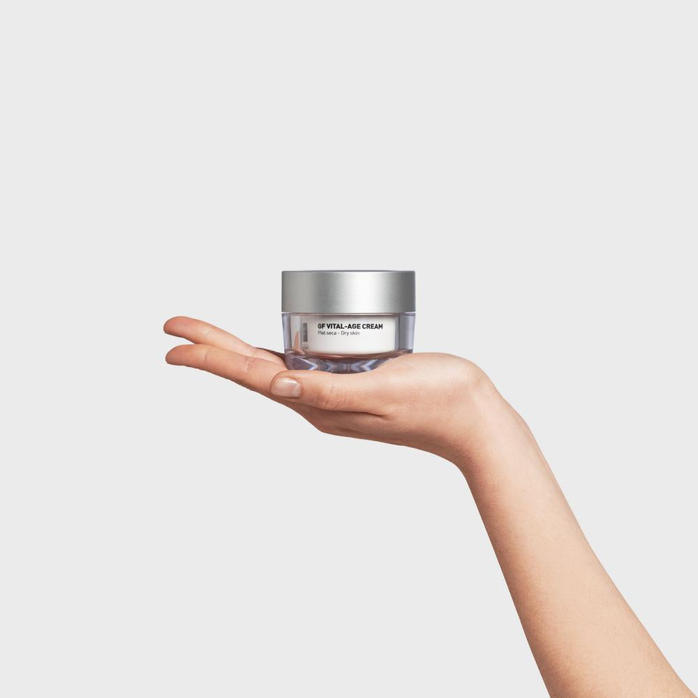 
                  
                    Load image into Gallery viewer, Martiderm Platinum GF Vital-Age Cream Dry Skin 50ml
                  
                